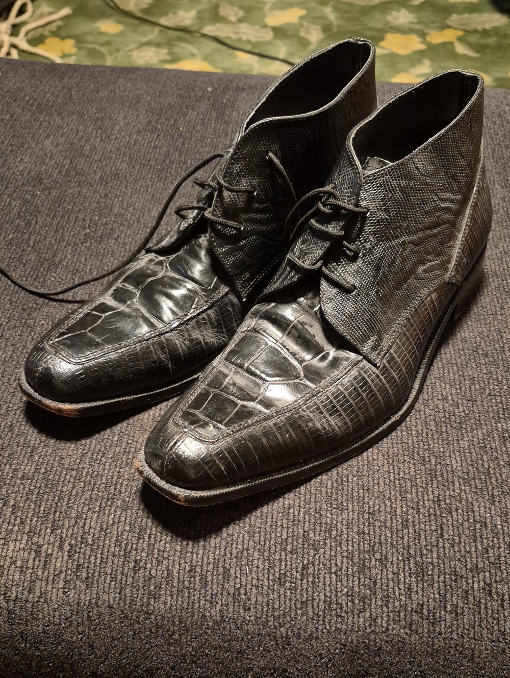 Giorgio Brutini Black Croc-Embossed Leather Chukka Boots